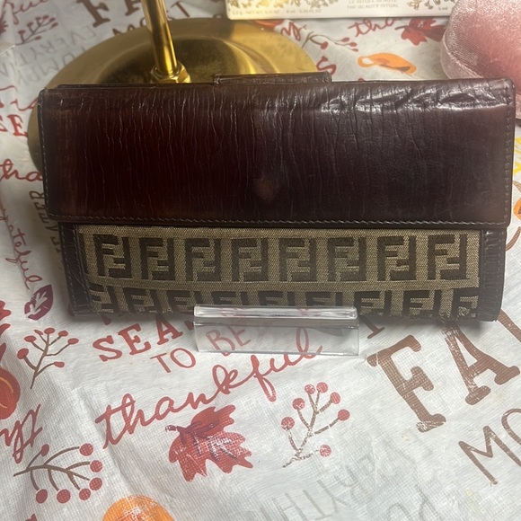 Authentic Fendi wallet - Picture 2 of 11